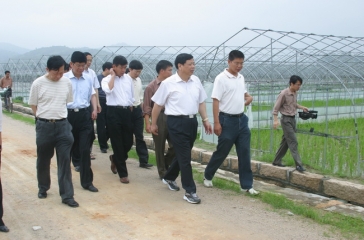 5月9日，福建省常務(wù)副省長(zhǎng)劉德章一行蒞臨超大詔安基地調(diào)研